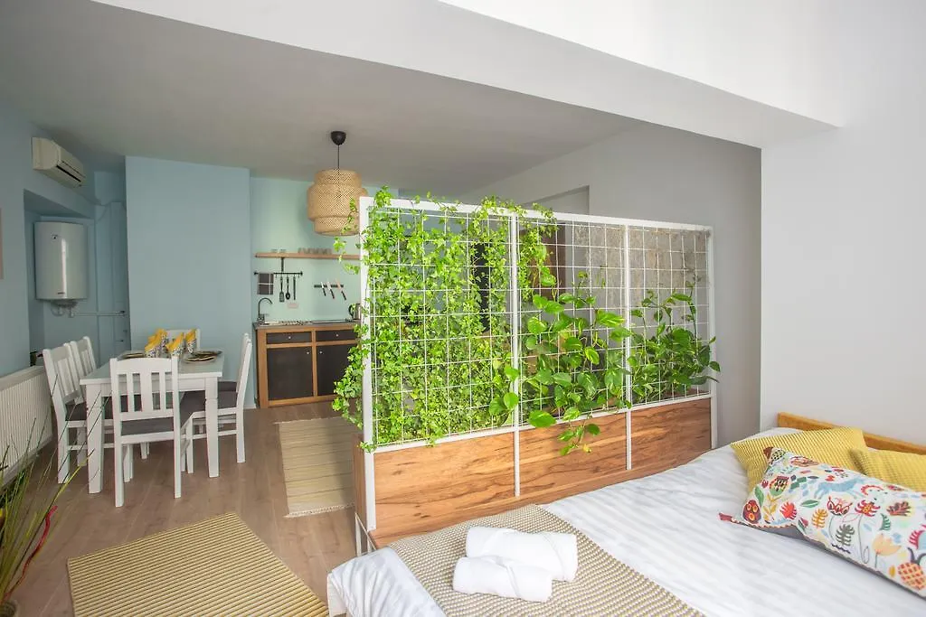 Central Garden By Urbanesq Bukarest Apartman